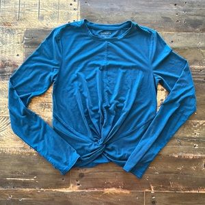 XS Athleta long-sleeve aquamarine shirt.